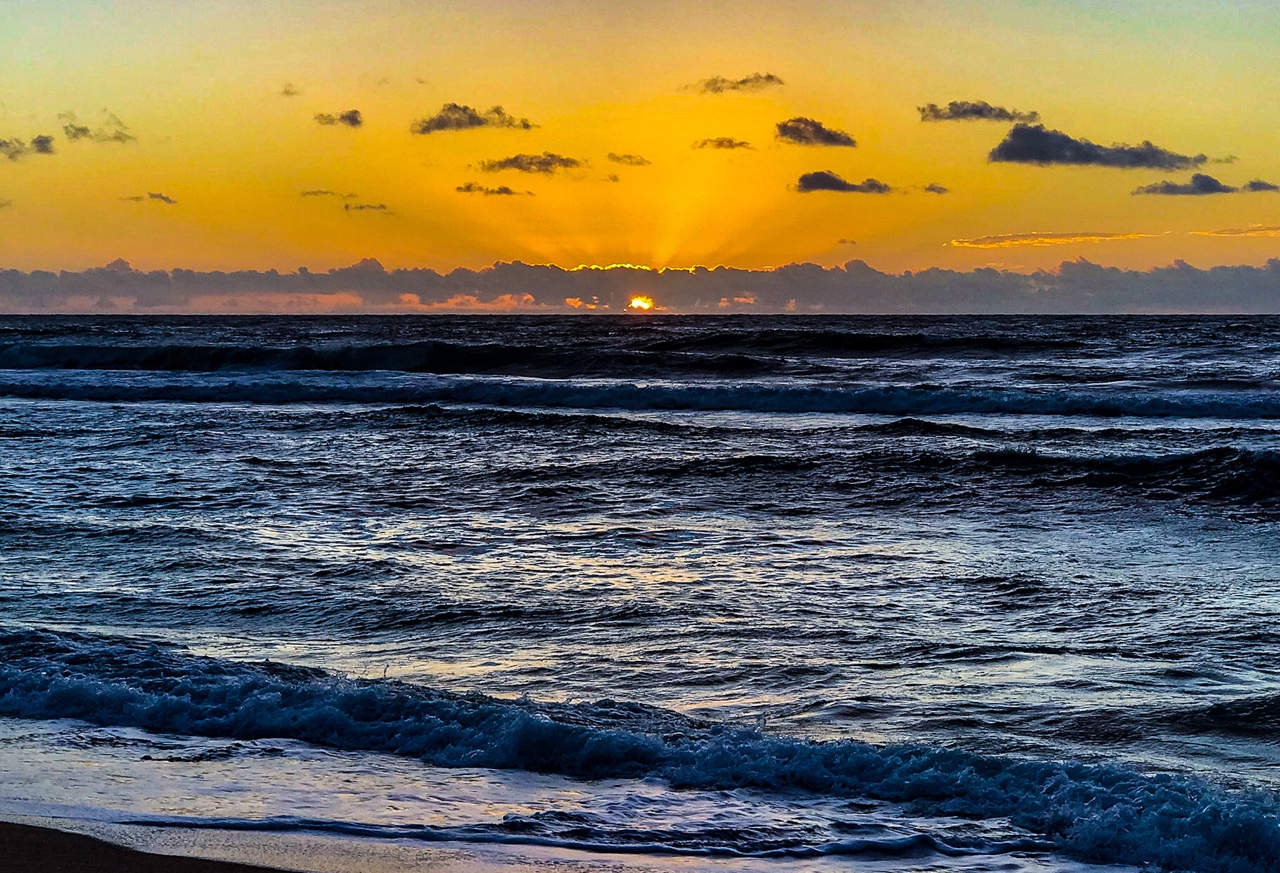 Friends, Hawaii & the Long Way Around — photograph 9 of 10